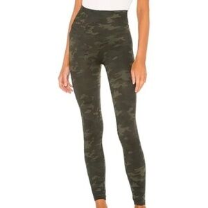 Spanx Look At Me Now seamless green camouflage leggings large camo gym workout